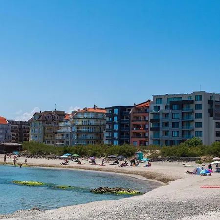 아파트 Lora Boutique