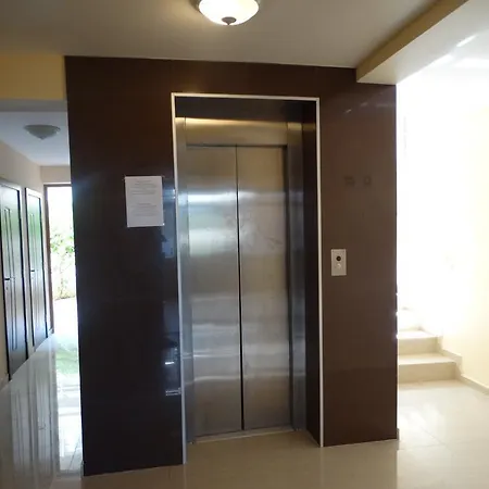 Lora Boutique 아파트