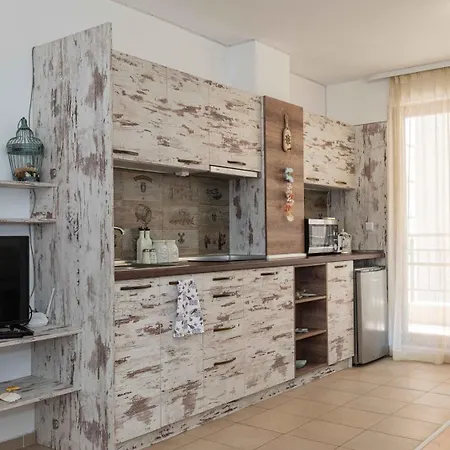 Lora Boutique Apartment Pomorie