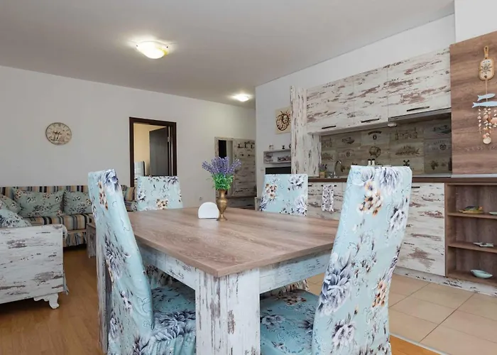 Lora Boutique Apartman *